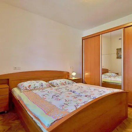 Danijela Apartment *