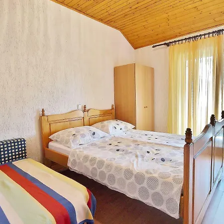 Danijela Apartman *