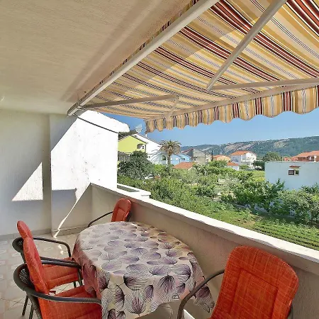 Danijela Apartman *